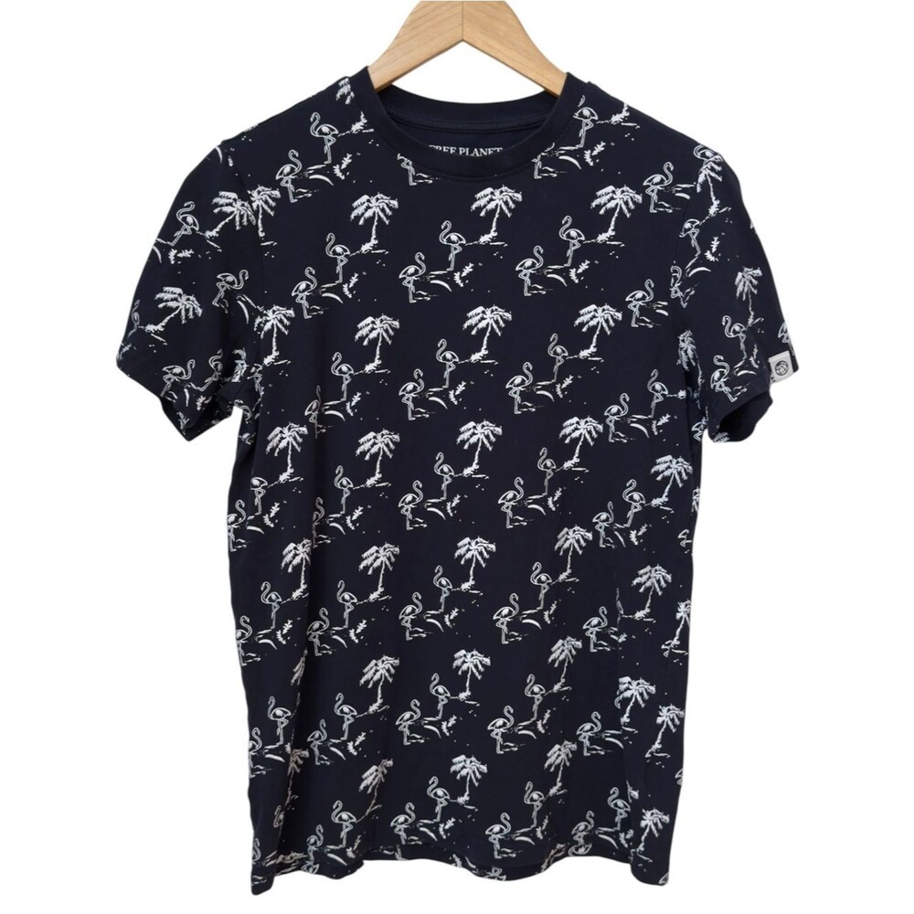 Free Planet Navy Flamingo Palm Tree Print Crewneck Short Sleeve T-Shirt. Small.